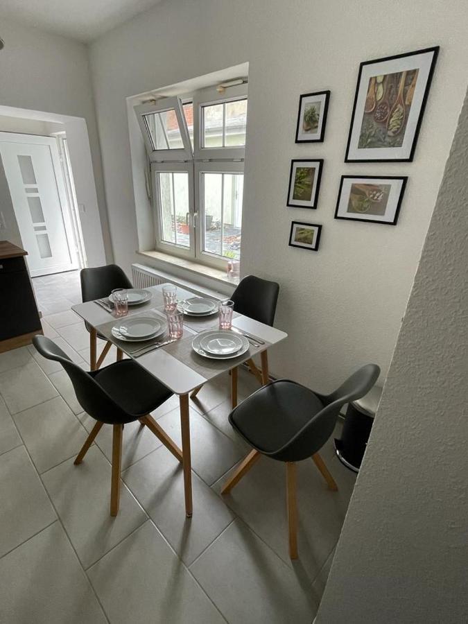 Modern Eingerichtet-Stadtnah-Ferienwohnung Mit Geschirrspueler Und Waschmaschine Friedland  Eksteriør billede